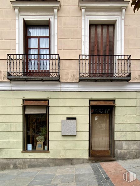 Oficina en alquiler en Calle Vergara, 16, Centro, Madrid, 28013 con puerta, ventana, edificio, propiedad, durante el día, accesorio, madera, casa, rectángulo y barrio alrededor