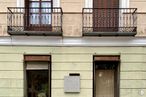 Office for rent at Calle Vergara, 16, Centro, Madrid, 28013 with door, window, building, property, daytime, fixture, wood, house, rectangle and neighbourhood around