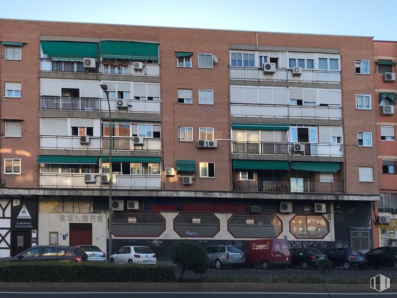 Local en venta en Ronda Poniente, 13, Torrejón de Ardoz, Madrid, 28850 con edificio, rueda, ventana, cielo, propiedad, coche, vehículo, arquitectura, diseño urbano y accesorio alrededor