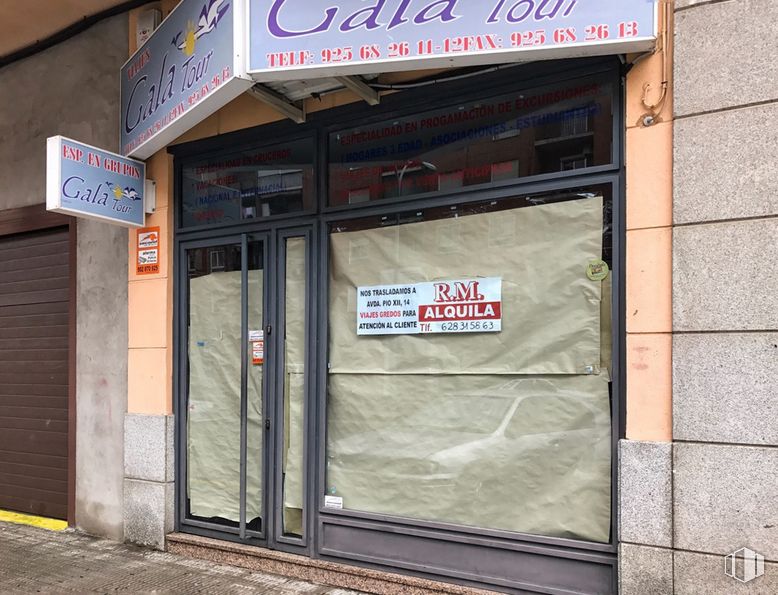 Retail for sale & for rent at Avenida Juan Carlos I, 56, Talavera de la Reina, Toledo, 45600 with property, fixture, door, wood, facade, composite material, font, building material, gas and tints and shades around