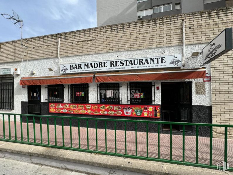 Local en alquiler en Zona Móstoles - El Soto, Móstoles, Madrid, 28935 con ventana, cielo, edificio, planta, valla, fachada, puerta, fuente, casa y uso mixto alrededor