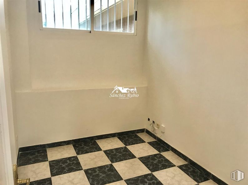 Local en alquiler y venta en Calle José Sánchez Rubio, Torrelodones, Madrid, 28250 con ventana, propiedad, madera, accesorio, rectángulo, interiorismo, edificio, suelos, suelo y línea alrededor