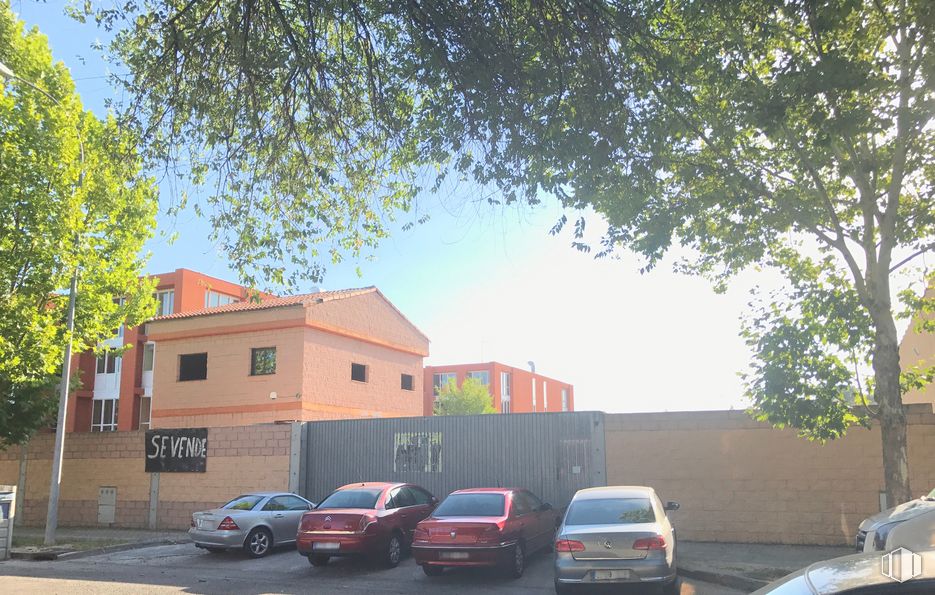 Suelo en venta en Calle Calera, 8, Tres Cantos, Madrid, 28760 con coche, luz de estacionamiento, cielo, vehículo, edificio, ventana, planta, vehículo de motor, infraestructura y árbol alrededor