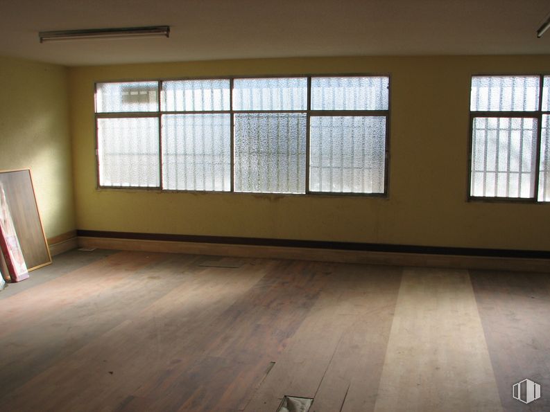 Industrial for sale & for rent at Avenida Olivar, Valdemoro, Madrid, 28341 with window, building, fixture, wood, shade, flooring, floor, hall, hardwood and wood stain around