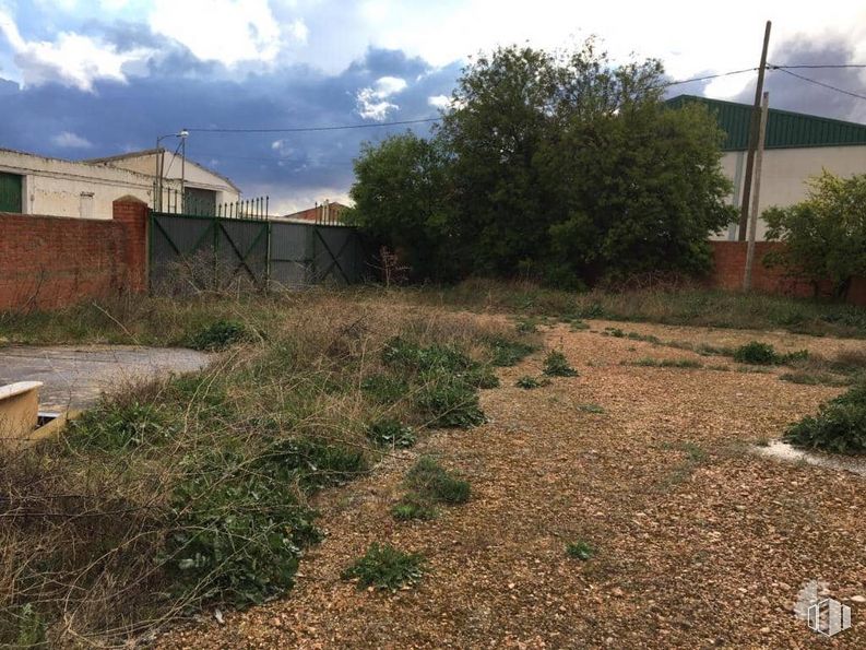 Industrial for sale at Calle Cerro Molino, Tresjuncos, Cuenca, 16422 with cloud, sky, plant, property, land lot, tree, road surface, grass, natural landscape and groundcover around