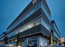 Office for rent at Calle Valgrande, 8, Alcobendas, Madrid, 28100 with car, building, commercial building, headquarters, corporate headquarters, company, steel and aluminium around