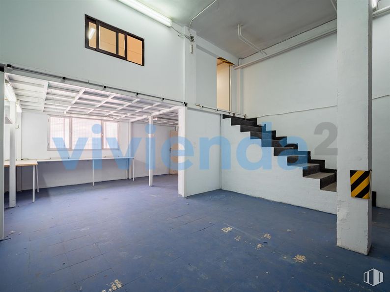 Local en venta en Calle San Fidel, Ciudad Lineal, Madrid, 28017 con ventana, interiorismo, suelos, edificio, suelo, pared, propiedad material, accesorio, gas y sombra alrededor