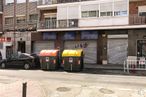 Retail for rent at Calle Nuestra Señora de la Luz, 27, Carabanchel, Madrid, 28025 with car, luggage & bags, tire, building, wheel, window, waste container, waste containment, automotive lighting and motor vehicle around