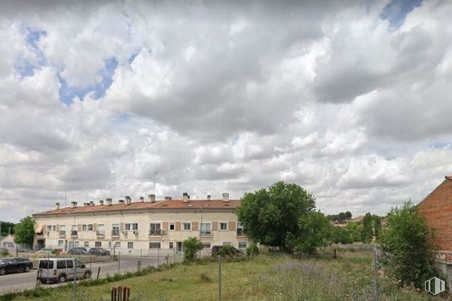 Land for sale at Calle Torrejón, 1(A), Seseña, Toledo, 45223 with house, sky, cloud, plant, building, window, tree, land lot, grass and cumulus around