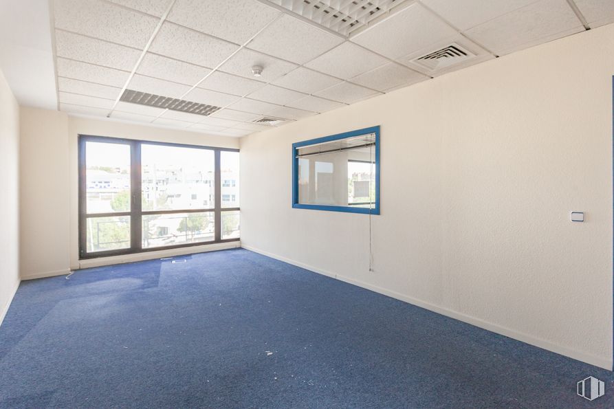 Oficina en alquiler en Zona Ensanche, Alcobendas, Madrid, 28100 con ventana, edificio, accesorio, hall, suelo, suelos, puerta, inmobiliario, techo y sombra alrededor