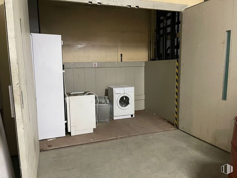 Nave en venta en Calle de los Metales, 60, Humanes de Madrid, Madrid, 28970 con lavadora, electrodoméstico, accesorio, madera, piso, suelo, gas, madera, madera contrachapada y techo alrededor