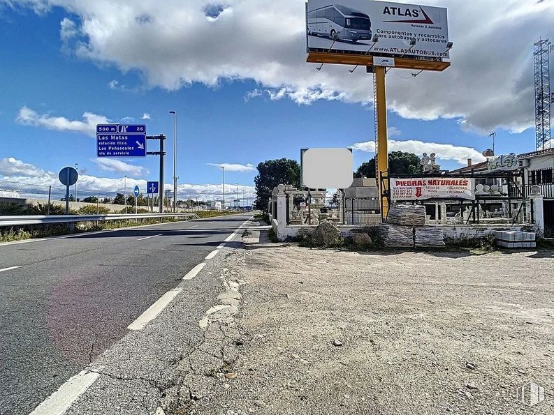 Suelo en venta en Carretera Coruña, Las Rozas de Madrid, Madrid, 28290 con nube, cielo, superficie de la carretera, asfalto, tar, carretera, gas, ciudad, cartelera y paisaje alrededor