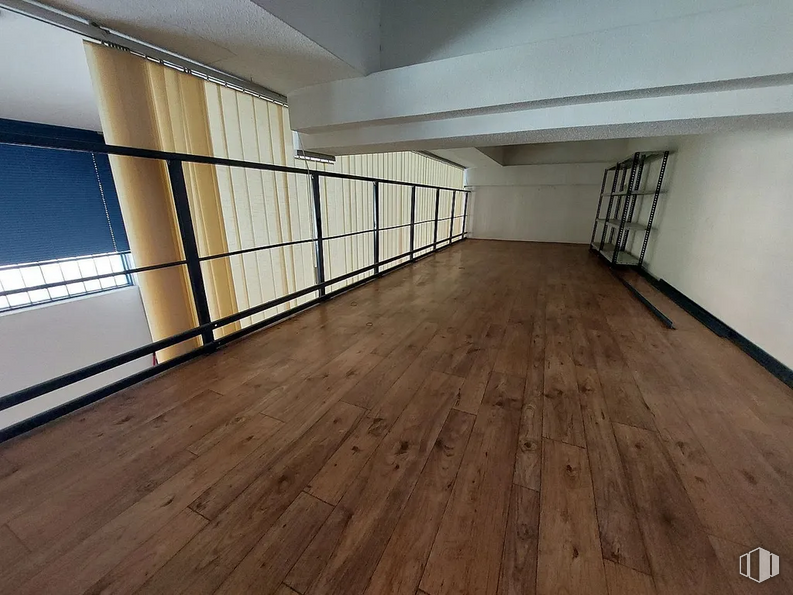 Retail for sale at Calle Reina de África, Puente de Vallecas, Madrid, 28018 with building, wood, hall, house, flooring, floor, fixture, wood stain, window and laminate flooring around