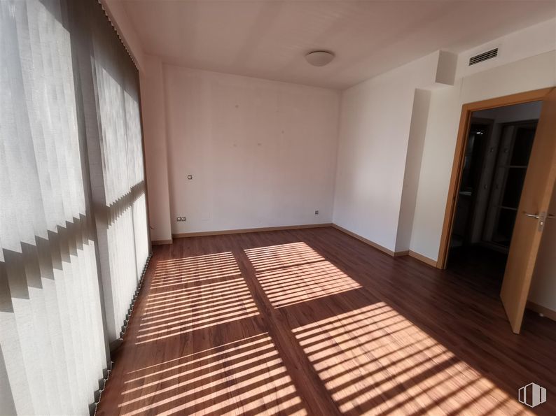 Oficina en venta en Calle Cronos, 20, San Blas - Canillejas, Madrid, 28037 con accesorio, madera, arquitectura, suelos, tinte para madera, suelo, puerta, sombra, edificio y inmobiliario alrededor