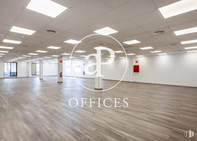 Oficina en alquiler y venta en Calle Manuel Tovar, Fuencarral - El Pardo, Madrid, 28034 con accesorio, diseño de interiores, madera, pavimentos, piso, pasillo, edificio, evento, madera y techo alrededor