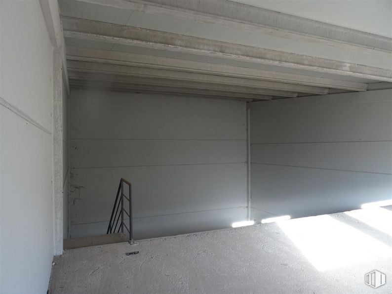 Industrial for sale at Calle Trillo, Seseña, Toledo, 45223 with wood, shade, flooring, composite material, tints and shades, automotive exterior, concrete, ceiling, fixture and plywood around