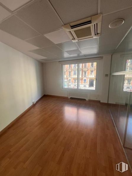 Oficina en alquiler en Calle Velázquez, 4, Salamanca, Madrid, 28001 con ventana, edificio, hall, madera, casa, interiorismo, suelo, suelos, accesorio y tinte para madera alrededor