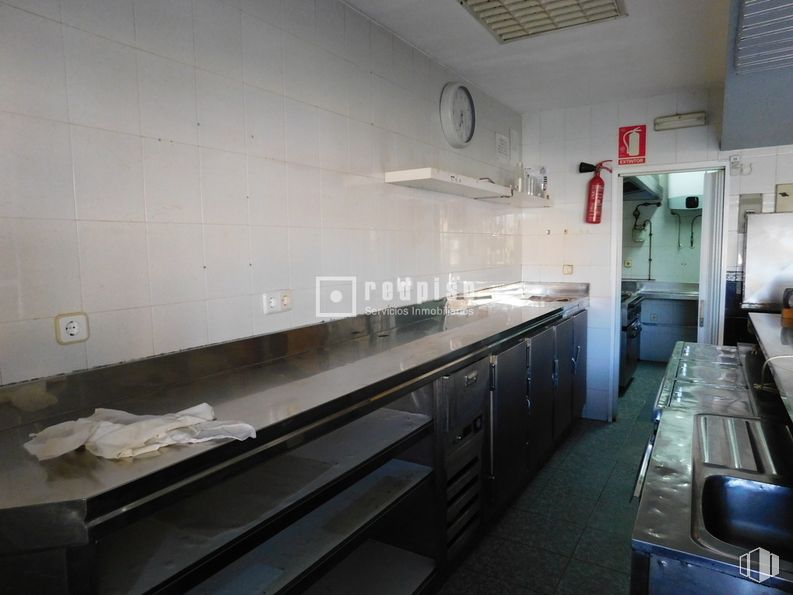 Local en venta en Zona Perales del Río, Getafe, Madrid, 28909 con encimera, ebanistería, edificio, cocina, fregadero, interiorismo, suelos, suelo, grifo y cocina alrededor