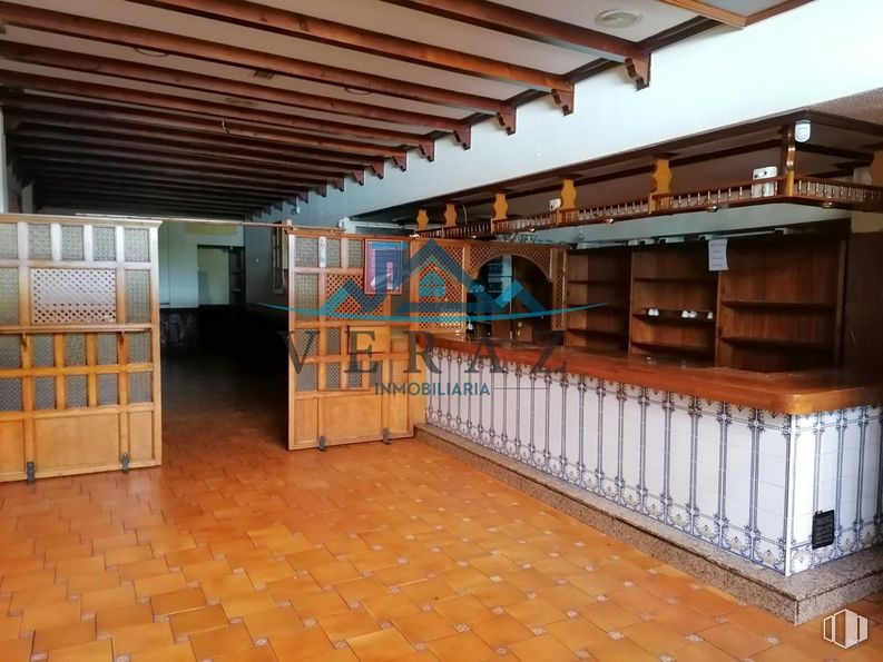 Retail for sale at Calle Joaquina Santander, Talavera de la Reina, Toledo, 45600 with cabinetry, wood, interior design, floor, flooring, hall, beam, hardwood, ceiling and leisure around