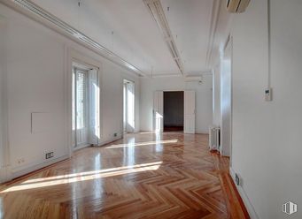 Office for rent at Calle Antonio Maura, Retiro, Madrid, 28014 with window, fixture, building, hall, interior design, wood, flooring, real estate, ceiling and hardwood around