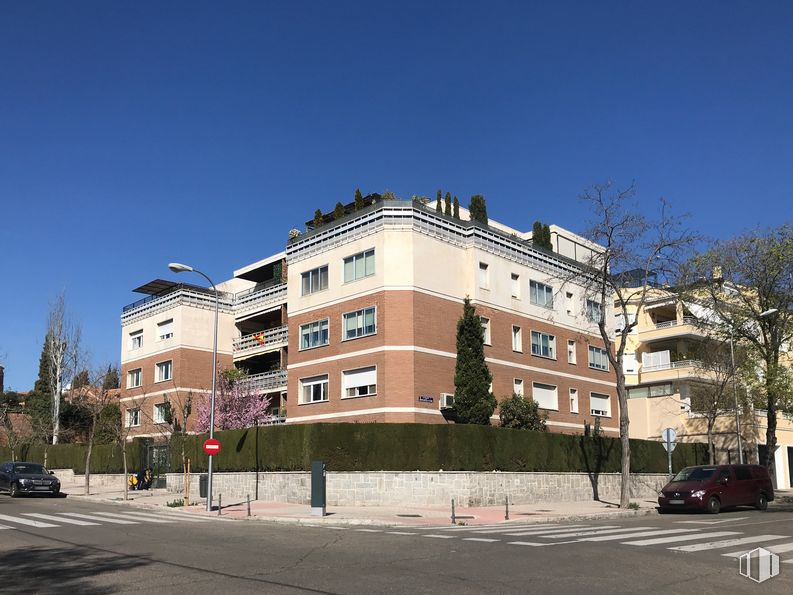 Oficina en alquiler y venta en Calle Oquendo, 9, Chamartín, Madrid, 28006 con coche, edificio, cielo, ventana, árbol, planta, diseño urbano, condominio, barrio residencial, fachada y ciudad alrededor