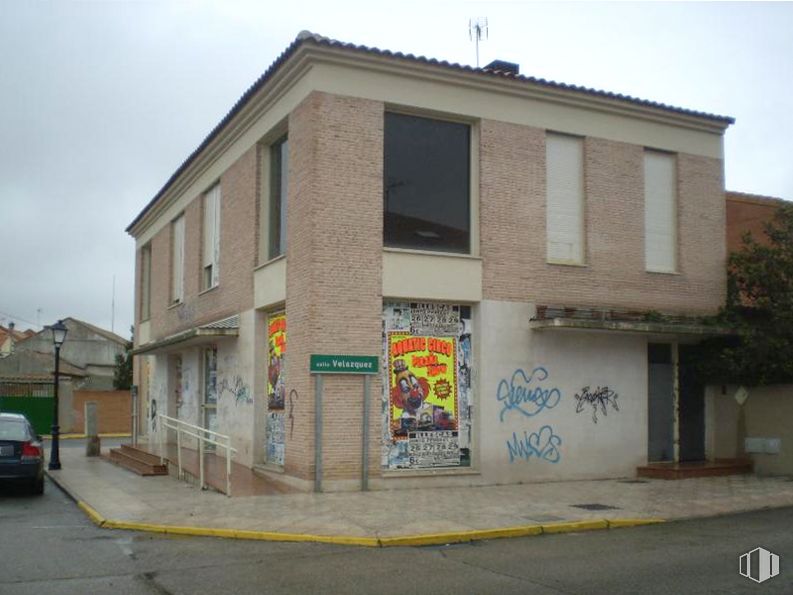 Local en alquiler en Calle Goya, Ugena, Toledo, 45217 con ventana, edificio, coche, cielo, placa de matrícula del vehículo, accesorio, fachada, pintura, gas y edificio comercial alrededor