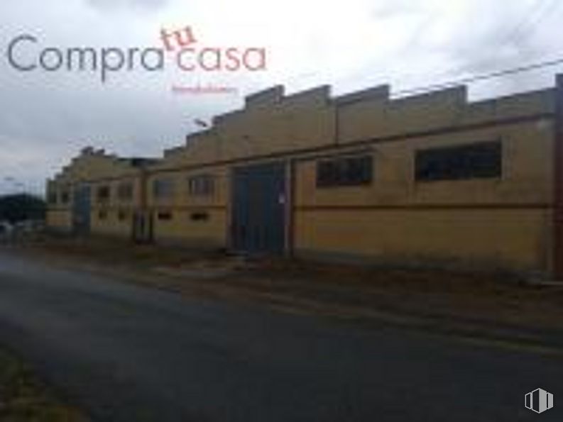 Industrial for sale at Zona Zamarramala, Segovia, 40196 with building, window, cloud, sky, asphalt, house, facade, landscape, road surface and city around