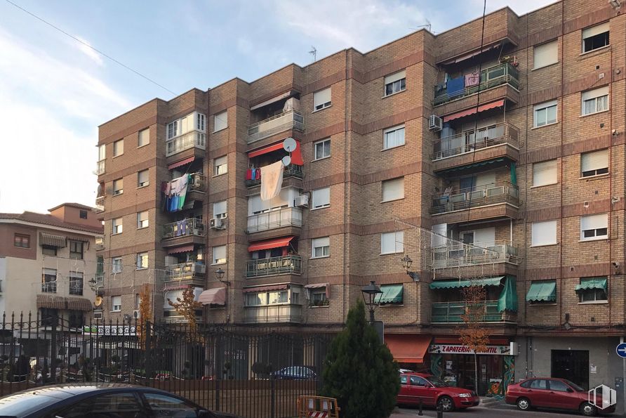 Local en venta en Calle Cardoso, 1, Torrejón de Ardoz, Madrid, 28850 con coche, edificio, vehículo terrestre, nube, propiedad, cielo, ventana, neumático, rueda y vehículo alrededor