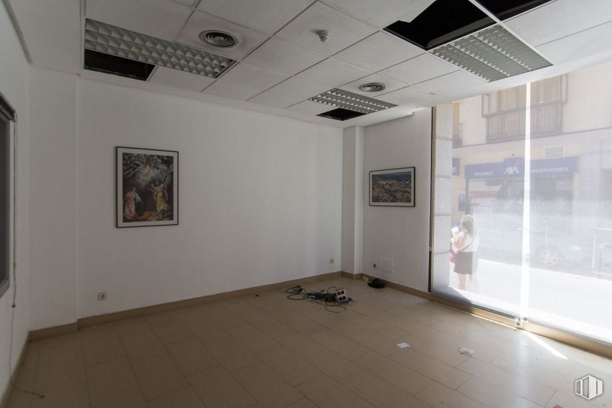 Retail for rent at Centro urbano, Torrijos, Toledo, 45500 with picture frame, painting, property, interior design, wood, flooring, floor, hall, art and fixture around