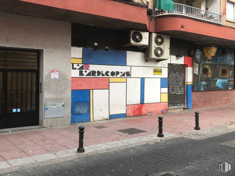 Local en alquiler y venta en Calle Cervantes, 9, Torrejón de Ardoz, Madrid, 28850 con puerta, infraestructura, arquitectura, superficie de carretera, ventana, edificio, casa, asfalto, ladrillo y pared alrededor