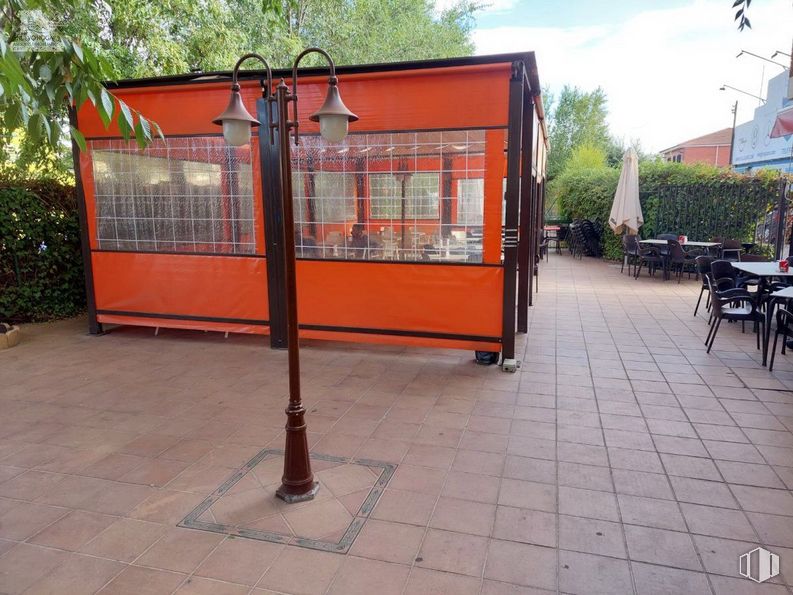 Retail for sale at Zona industrial, Mejorada del Campo, Madrid, 28840 with lighting, chair, sky, plant, cloud, leisure, tree, city, table and road surface around