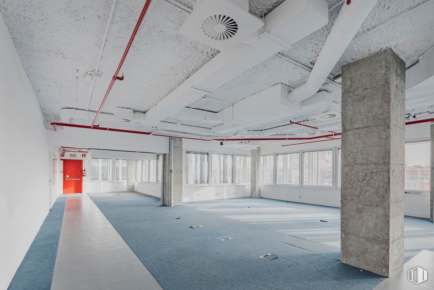 Oficina en alquiler en Edificio Cadagua, Paseo Castellana, 93, Tetuán, Madrid, 28046 con diseño de interiores, edificio, ventana, entrada, suelo, piso, sombra, techo, fachada y vidrio alrededor