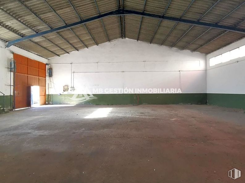 Nave en venta en Polígono Industrial Albarreja, Humanes de Madrid, Madrid, 28970 con sombra, hall, suelo, suelos, casa, madera, edificio, material compuesto, tejado y hormigón alrededor