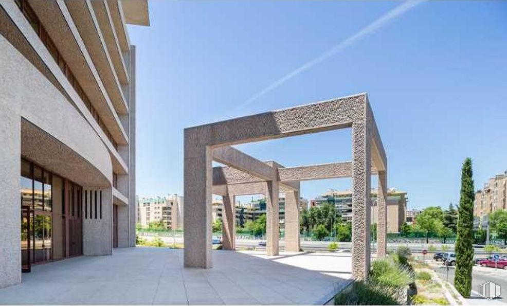 Oficina en alquiler en Edificio Plaza Aeropuerto, Avenida Hispanidad, 6 , Barajas, Madrid, 28042 con planta, cielo, propiedad, sombra, árbol, lote de tierra, diseño urbano, diseño de interiores, paisaje y material compuesto alrededor