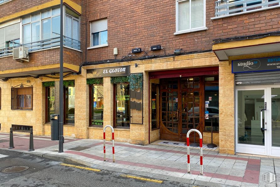 Local en venta en Calle Sierra, 30, Getafe, Madrid, 28901 con ventana, edificio, puerta, propiedad, accesorio, infraestructura, superficie de carretera, arquitectura, espacio público y pared alrededor