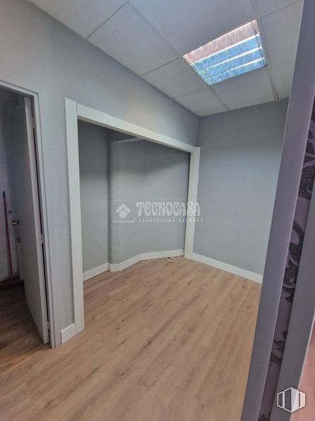 Local en venta en Calle Vía Carpetana, Carabanchel, Madrid, 28047 con madera, edificio, accesorio, suelos, interiorismo, suelo, hall, suelo laminado, tinte para madera y madera dura alrededor