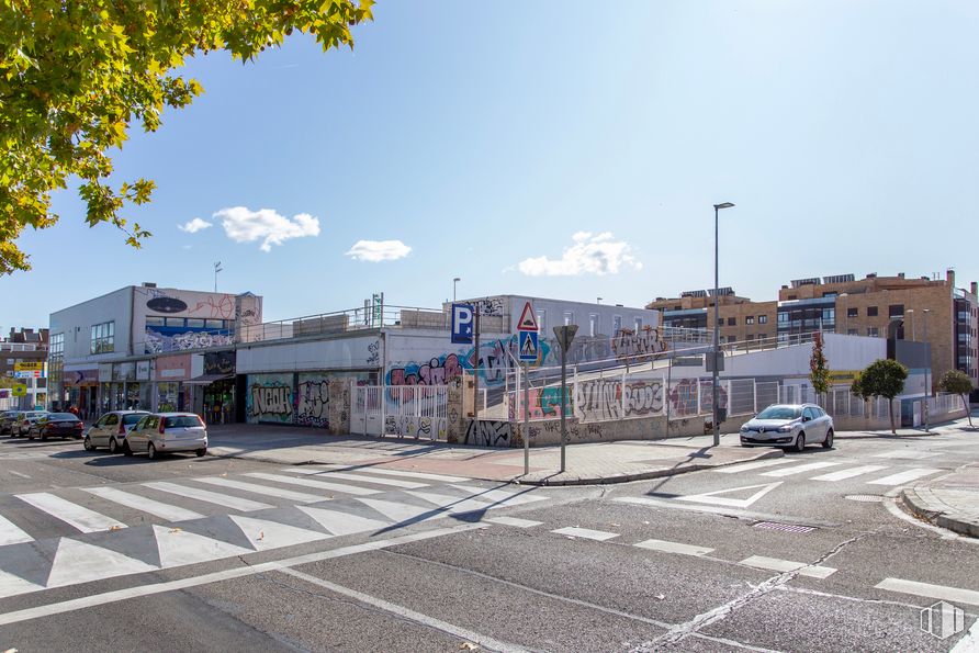 Local en alquiler y venta en Avenida Pablo Iglesias, 78, Rivas-Vaciamadrid, Madrid, 28529 con coche, edificio, cielo, nube, luz de la calle, vehículo, vehículo motorizado, ventana, planta y rueda alrededor