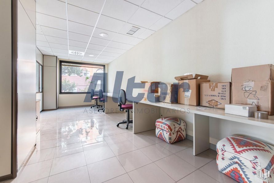 Retail for sale at Calle Rocinante, Fuencarral - El Pardo, Madrid, 28034 with box, shipping box, picture frame, shelf, interior design, building, living room, flooring, floor and wood around