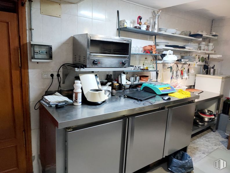 Local en venta en Zona Parque Coruña, Collado Villalba, Madrid, 28400 con horno microondas, ebanistería, horno, aparato de cocina, cocina, fregadero, electrodoméstico, interiorismo, cocina y electrodoméstico alrededor