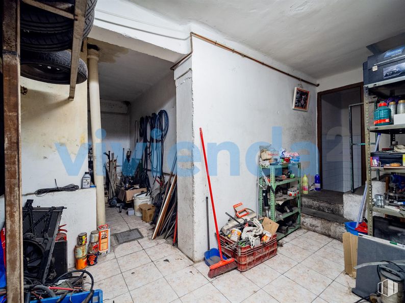 Local en venta en Calle Virgen de Nuria, Ciudad Lineal, Madrid, 28027 con estante, edificio, suelos, diseño automovilístico, máquina, casa, ingeniería, madera, venta al por menor y techo alrededor