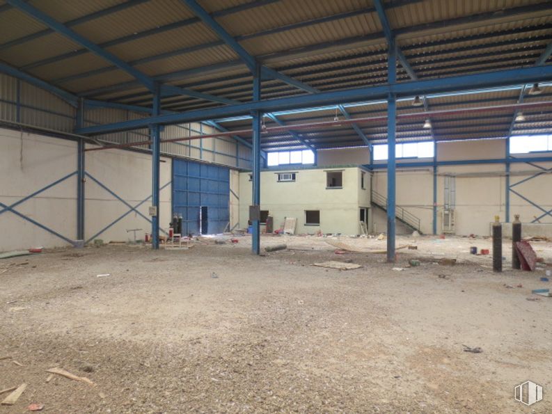 Industrial for sale at Calle Santa Olalla, Carriches, Toledo, 45532 with building, property, wood, hall, floor, real estate, beam, gas, flooring and composite material around