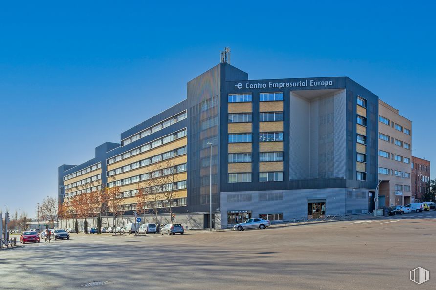 Oficina en alquiler en Centro Empresarial Europa, Calle González Dávila, 18, Villa de Vallecas, Madrid, 28031 con edificio, cielo, ventana, luz de la calle, diseño urbano, condominio, bloque de torre, planta, torre y casa alrededor