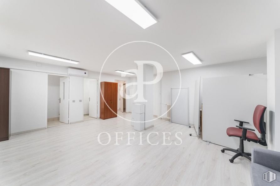 Oficina en venta en Calle Enrique Larreta, Chamartín, Madrid, 28036 con silla, alumbrado, edificio, accesorio, pasillo, madera, suelo, piso, techo y madera alrededor