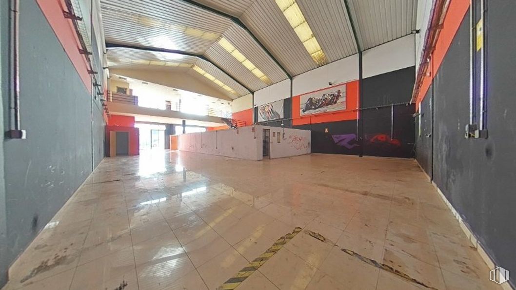 Industrial for sale at Calle Estaño, s/n, Illescas, Toledo, 45200 with building, property, hall, wood, floor, flooring, ceiling, fixture, concrete and hardwood around