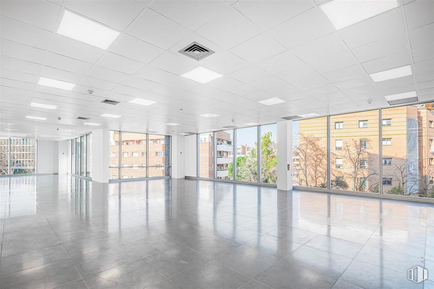 Office for rent at Edificio Oblicua, Calle Francisca Delgado, 11, Alcobendas, Madrid, 28108 with building, fixture, interior design, flooring, floor, ceiling, glass, event, space and art around