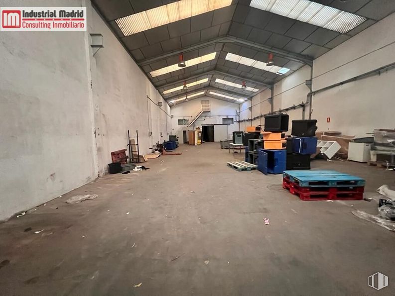 Industrial for sale at Polígono Industrial San Roque, Arganda del Rey, Madrid, 28500 with luggage & bags, flooring, floor, hall, asphalt, wood, gas, building, warehouse and automotive design around