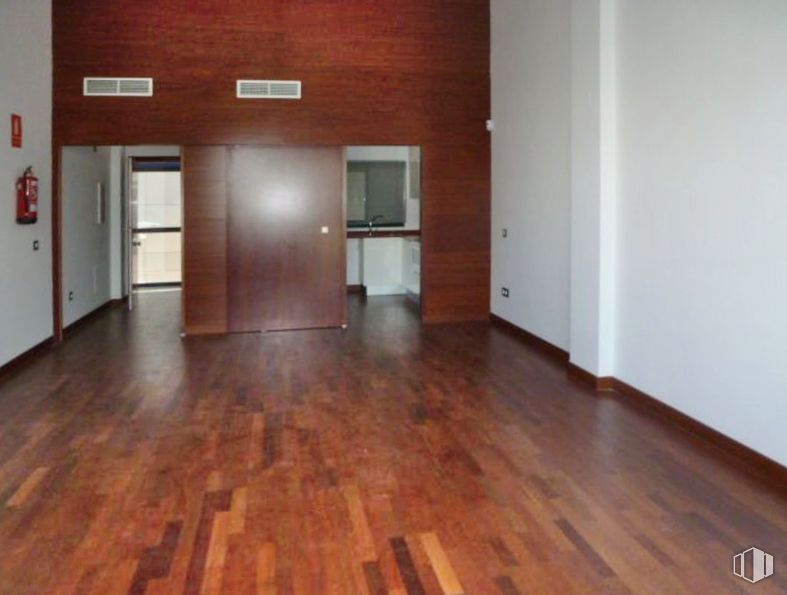 Office for sale at Calle Pollensa, 3, Las Rozas de Madrid, Madrid, 28230 with door, brown, fixture, wood, hall, house, flooring, building, floor, wood stain and building material around