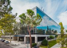 Office for rent at Edificio Milenio, Calle Teide, 5, San Sebastián de los Reyes, Madrid, 28700 with building, cloud, plant, sky, daytime, wheel, tree, urban design, architecture and condominium around