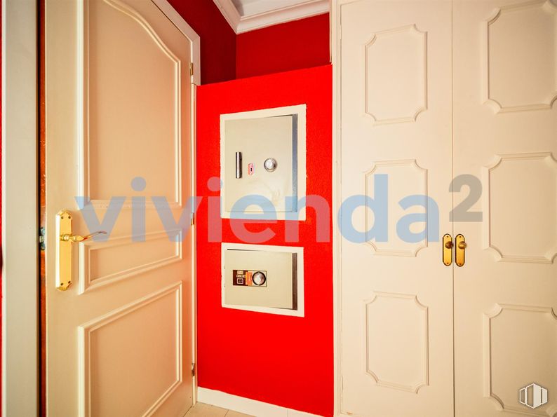 Local en venta en Calle Espronceda, Chamberí, Madrid, 28003 con puerta, manija de la puerta, producto, accesorio, edificio, asa, interiorismo, madera, puerta de casa y suelo alrededor