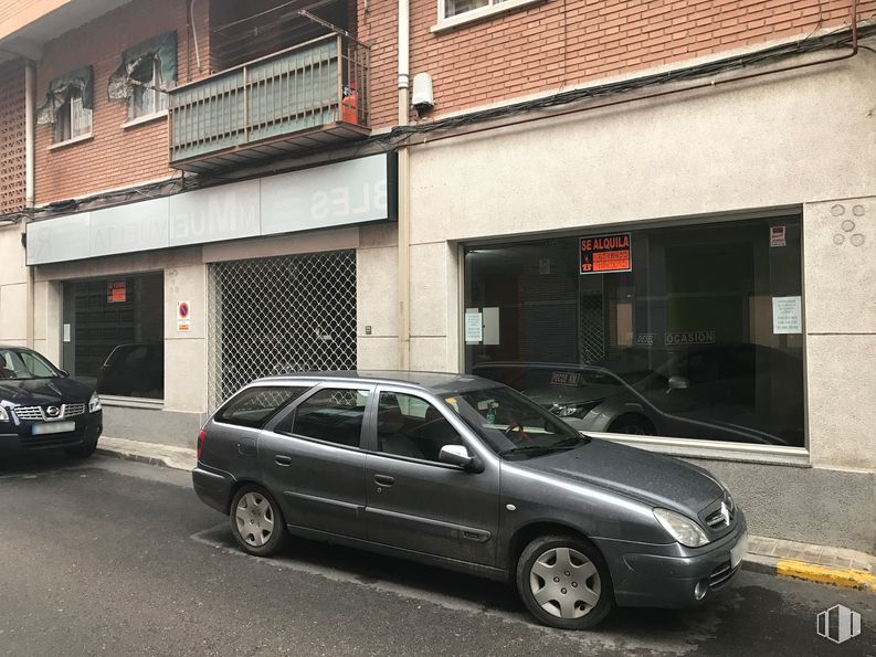 Retail for sale at Calle Salud, 6, El Molar, Madrid, 28710 with wheel, car, tire, window, automotive parking light, land vehicle, vehicle, hood, vehicle registration plate and automotive lighting around